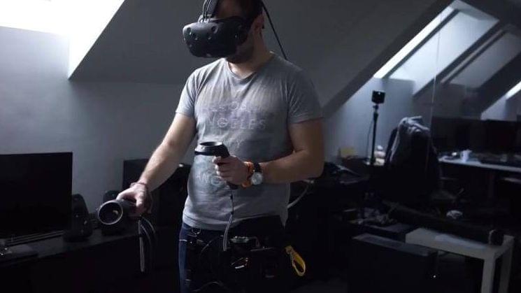 HTC инвестирует в создание VR гарнитуры для чтения ума и искажения пространства