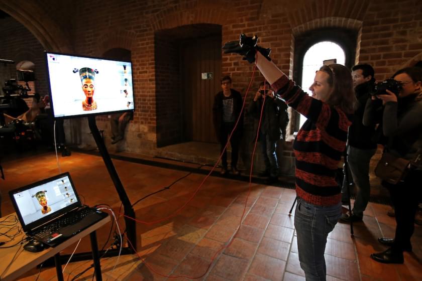 Пражская VR экспозиция позволяет слепым прикоснуться к искусству
