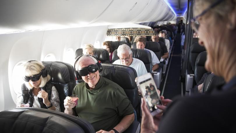 Alaska Airlines предлагает на своих рейсах смотреть VR фильмы