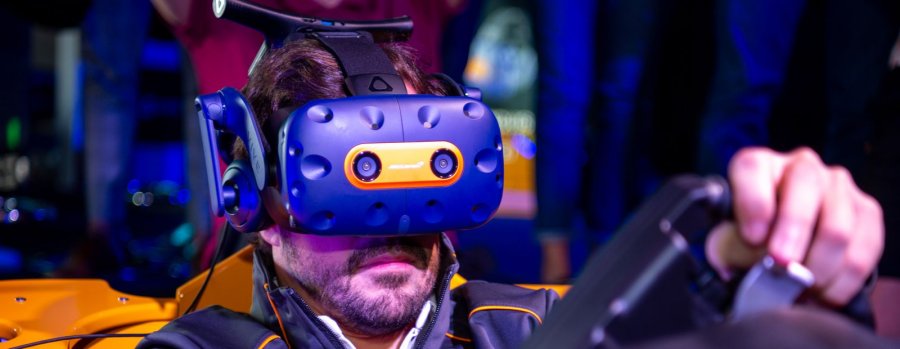 Гарнитура Vive Pro McLaren Edition за $1 550  вызывает недоумение у VR комьюнити