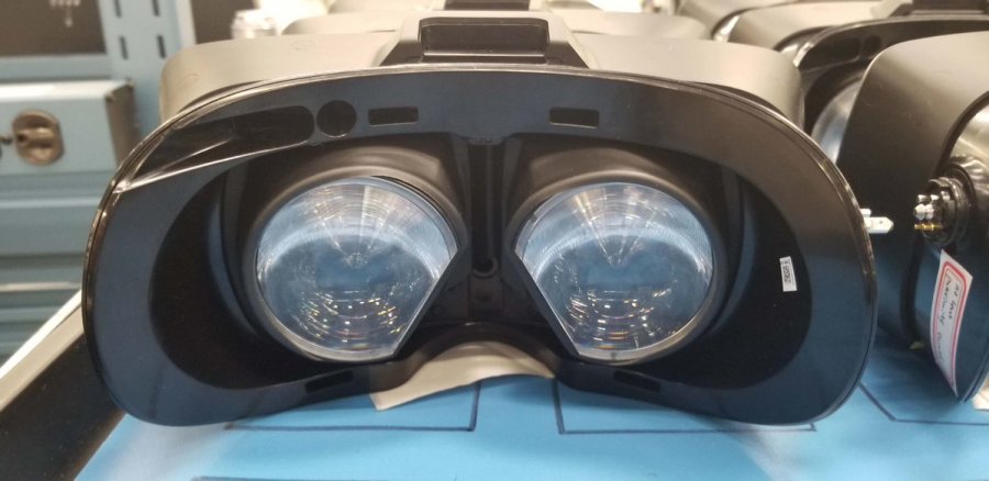В сеть просочились снимки прототипа новой VR гарнитуры от Valve