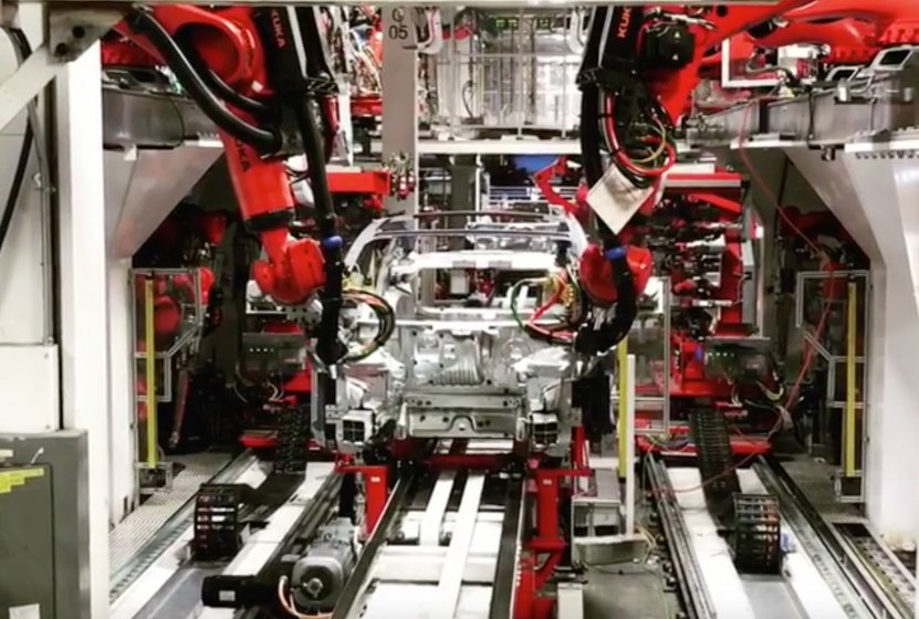 Компания Tesla намерена использовать AR в производстве своих автомобилей