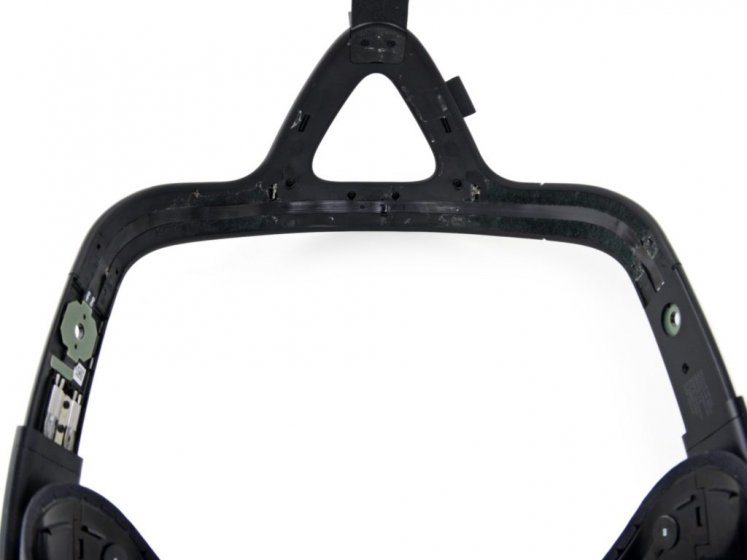 Палмер Лаки предлагает бесплатный ремонтный комплект для Oculus Rift