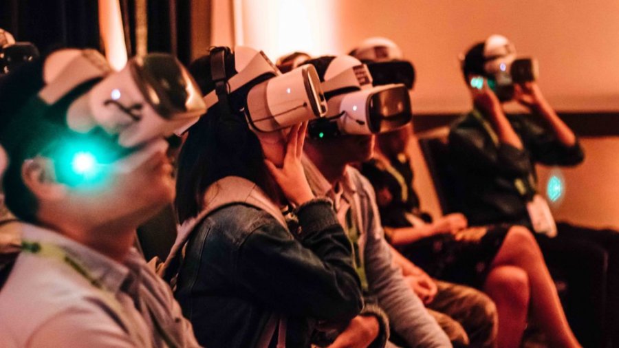 VR фильм CAVE переносит всех зрителей в общий опыт