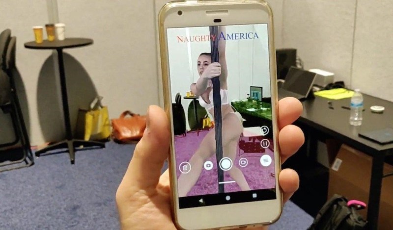 AR порно фильтры Naughty America для Snapchat не боятся бана