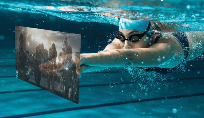Смотреть сериалы во время плавания при помощи Vuzix Smart Swim