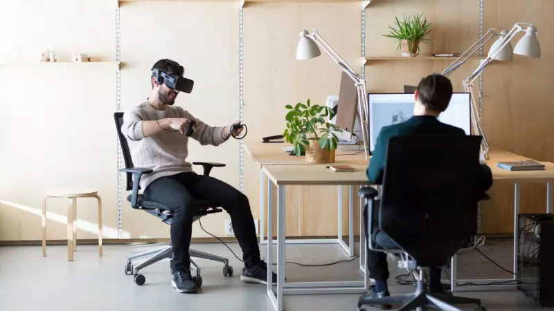 20 лучших VR-приложений для удаленной работы и общения с друзьями