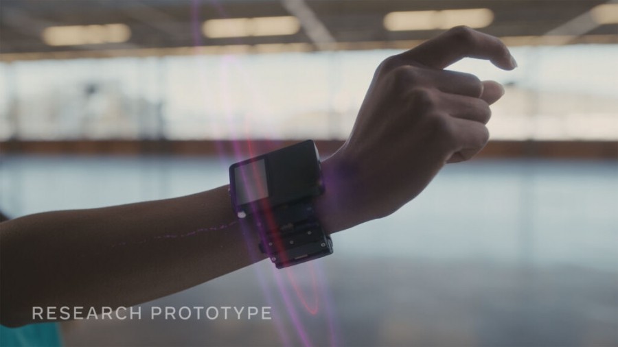 Facebook представил прототип устройства для управления AR-объектами при помощи считывания сигналов нервных окончаний