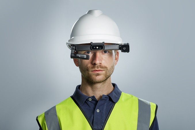 Умные очки Iristick H1 для сложной работы в промышленности