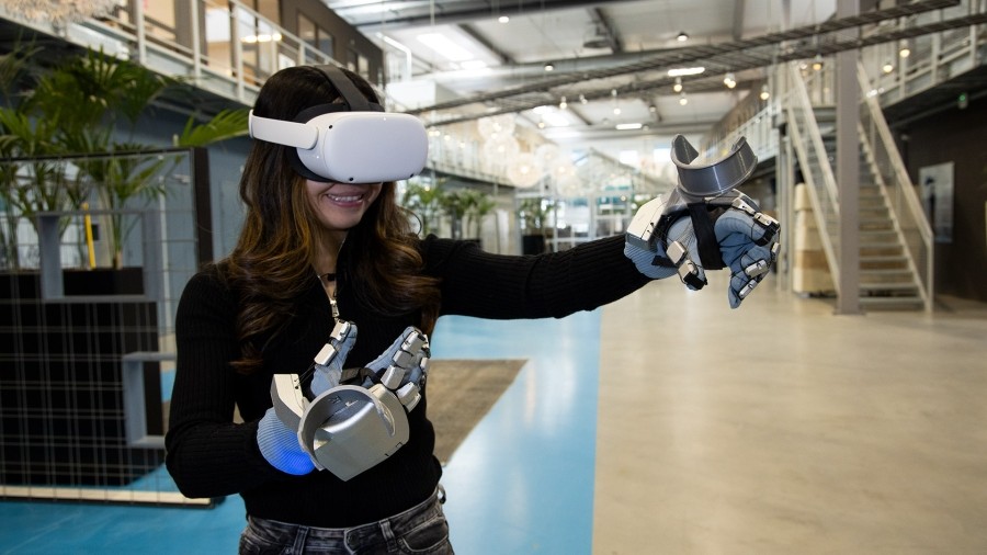 Разработчик VR-перчатки SenseGlove сотрудничает с британским железнодорожным оператором для обучения сотрудников