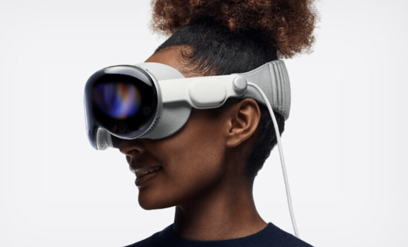 Apple ищет новых поставщиков дисплеев для Vision Pro