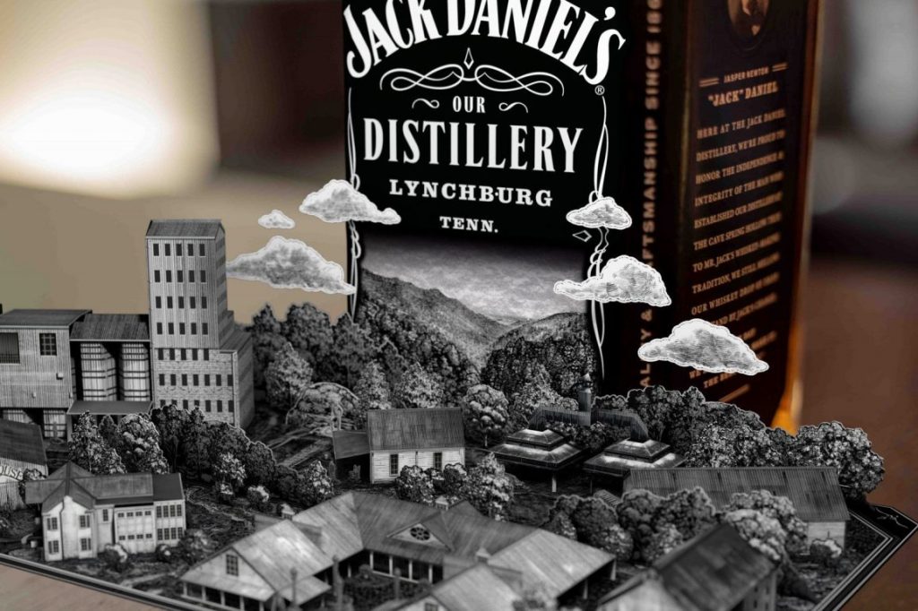 AR приложение превращает бутылки Jack Daniel’s в сборники рассказов