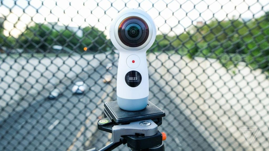 SAMSUNG GEAR 360 может работать и с устройствами Apple