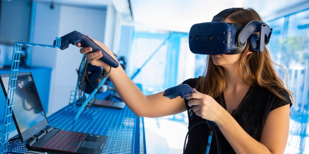 Intel анонсирует передвижную техническую учебную лабораторию с VR функциями