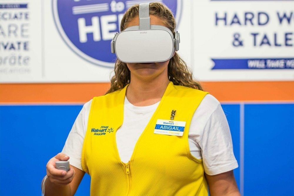 Walmart покупает 17 000 гарнитур Oculus Go для обучения своих сотрудников