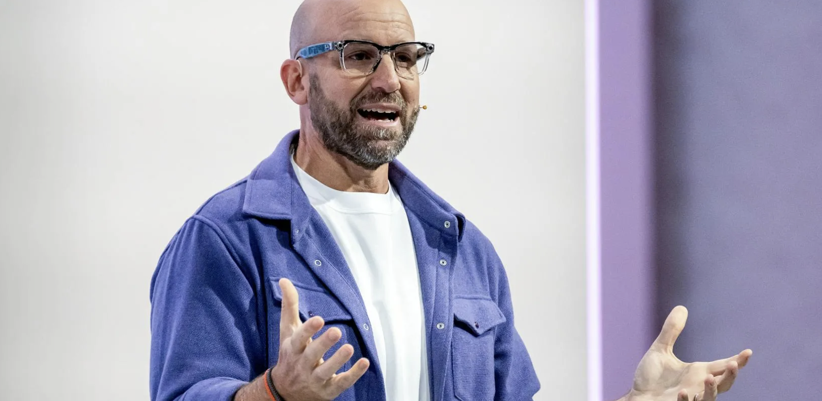 Meta* подтверждает перераспределение инвестиций из метавселенной в направление ИИ-очков и носимых устройств